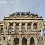 Premium Luxury Opera Suite Near Opera And Basilica