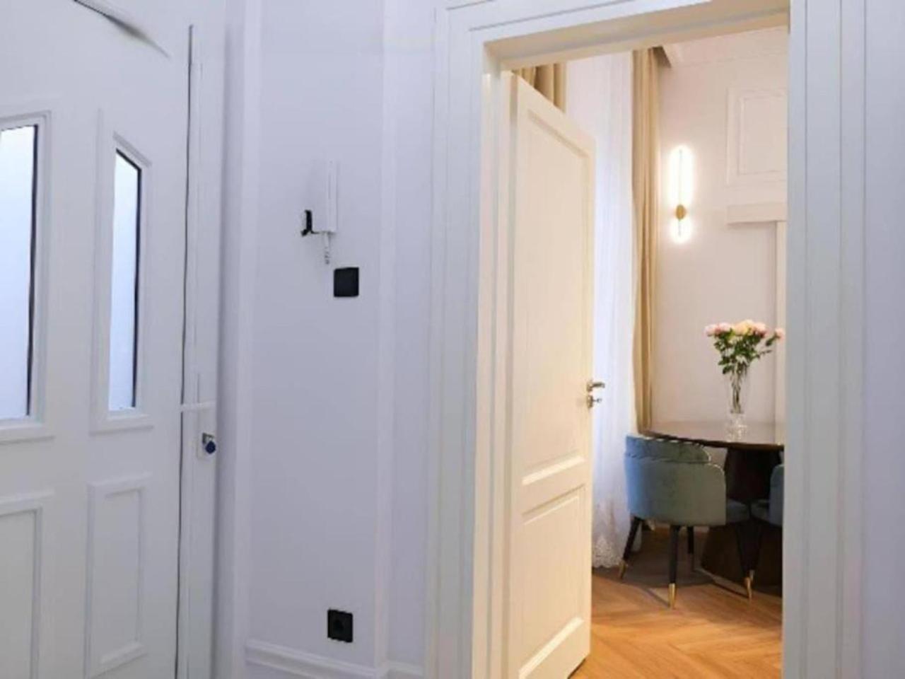 Apartment Premium Luxury Opera Near Opera And Basilica Budapest